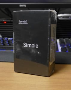 Freetel Simple 箱